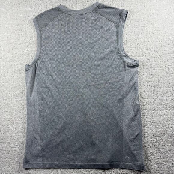 Peloton Seamless Sleeveless Athletic Muscle Tank in Light Gray - US Men’s XL - Picture 2 of 15